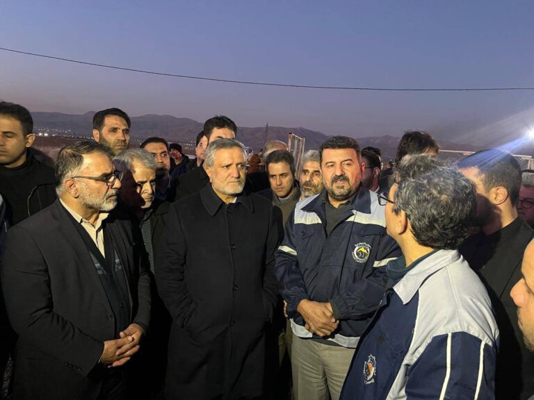 بازدید وزیر کار از کارخانه سیمان دورود با همراهی فرهنگ ساکی مدیرعامل شرکت