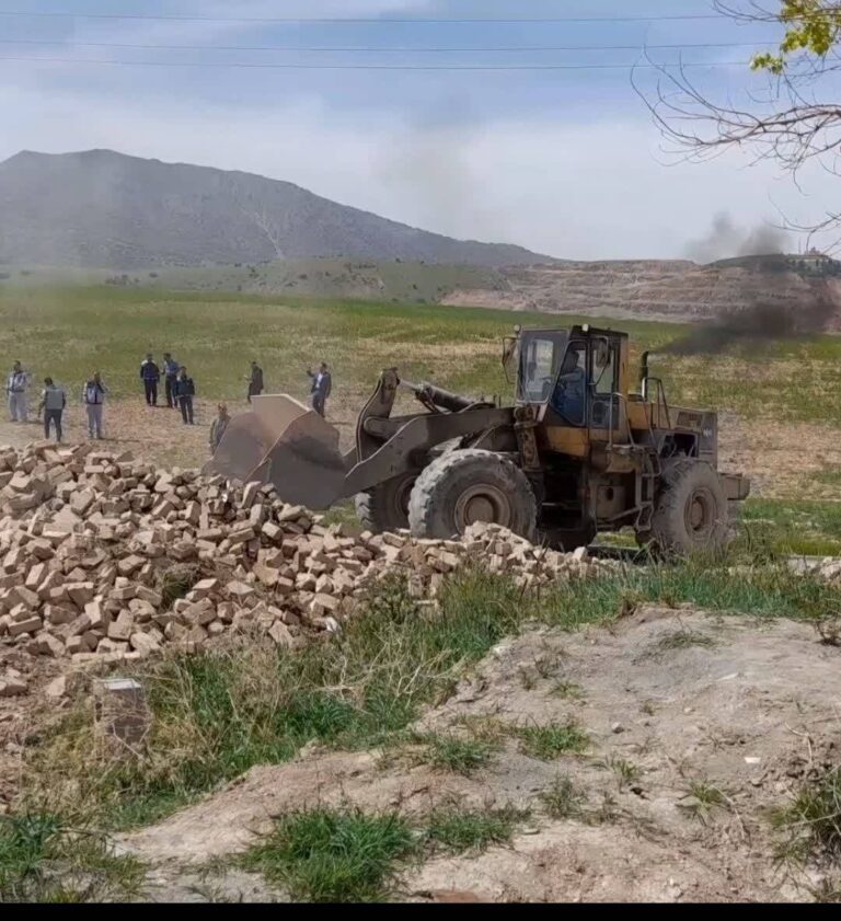 خلع ید زمین 25 هکتاری سیمان دورود